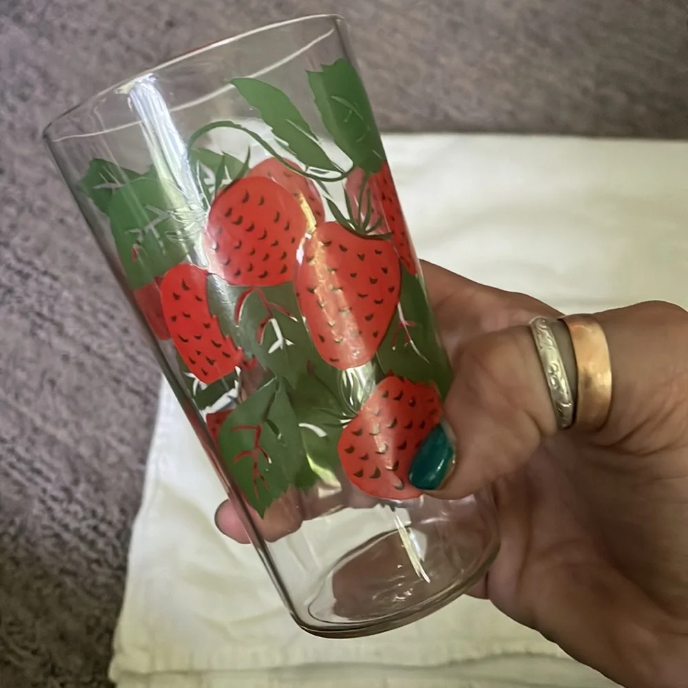 Vintage 8oz fruit glasses‎